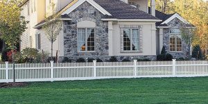 Boston Residential Fences Manchester Vinyl Straight White 760x382 1 300x151